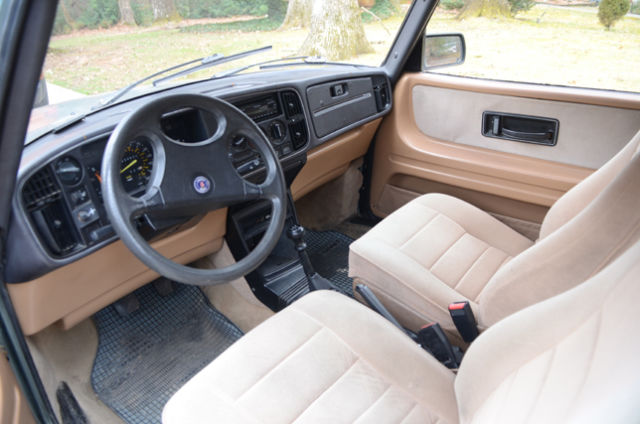 1989 Saab 900 5 speed Sunroof 2.0 16v Malachite Green 1989 Saab 900