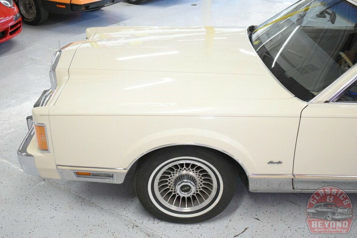 1989 Lincoln Town Car Signature - photo 12