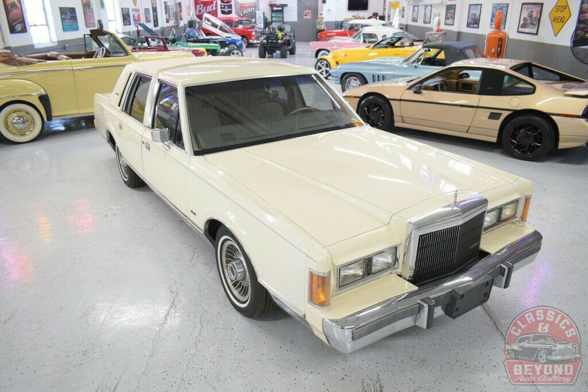 1989 Lincoln Town Car Signature - photo 3