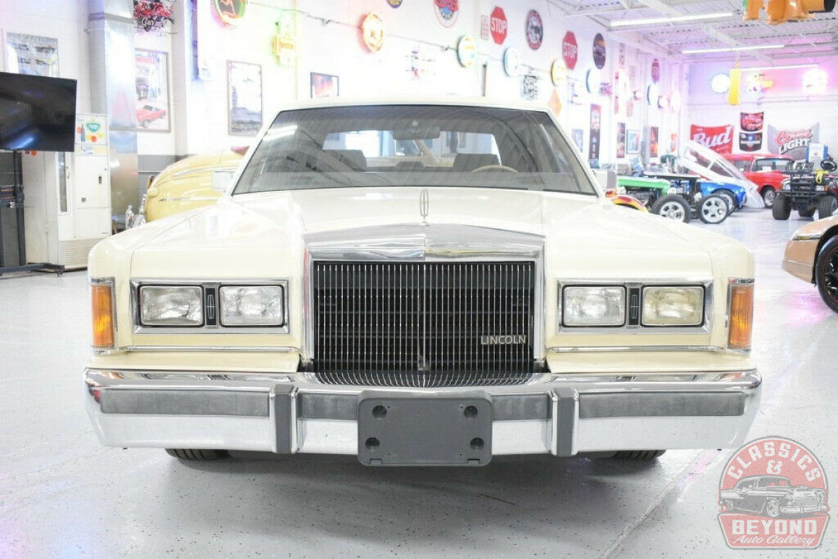 1989 Lincoln Town Car Signature - photo 6