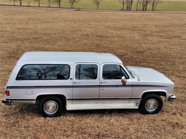 1989 GMC Suburban SLE - photo 6
