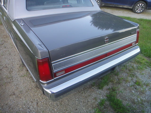 1989 Lincoln Town Car - photo 5