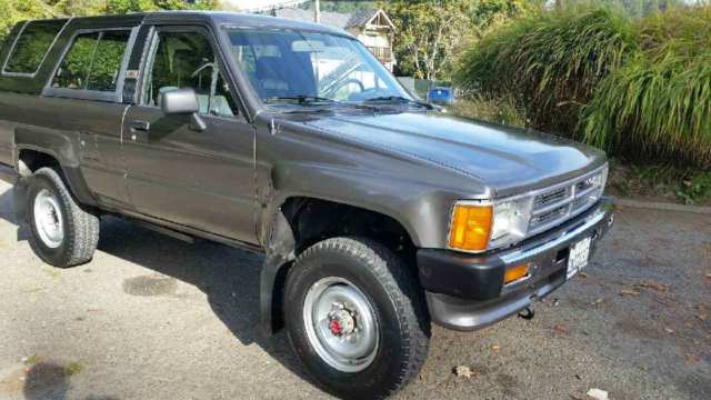 1989 Toyota 4Runner DLX Sport Utility 2-Door - photo 2