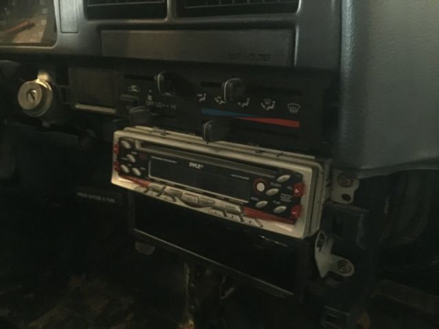 1989 Toyota Pickup Base 2.4L 4Cyl - photo 11