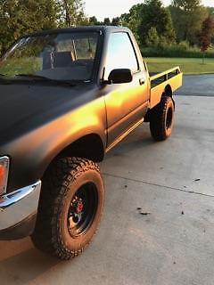 1989 Toyota Pickup Base 2.4L 4Cyl - photo 6