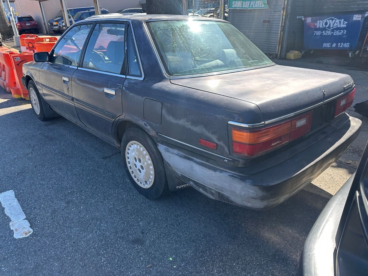 1989 Toyota Camry DLX - photo 4