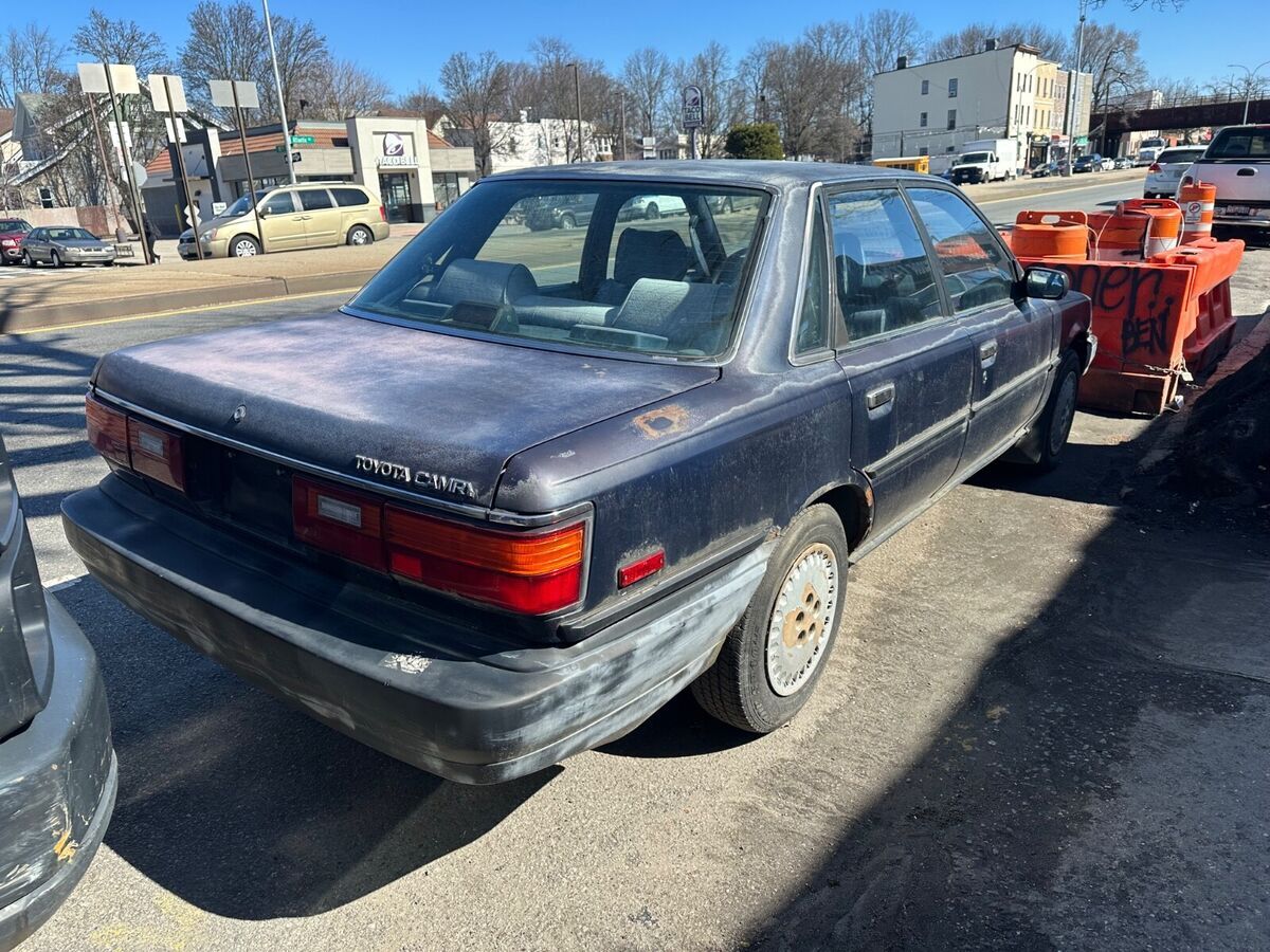 1989 Toyota Camry DLX - photo 5