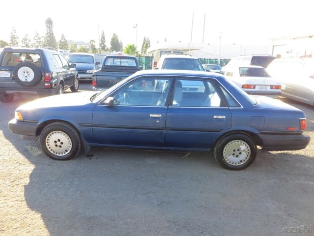 1989 Toyota Camry Deluxe - photo 2