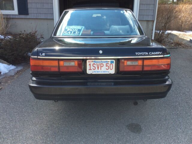 1989 Toyota Camry LE - photo 2