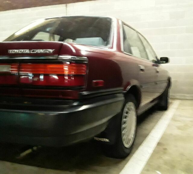 1989 Toyota Camry LE - photo 4