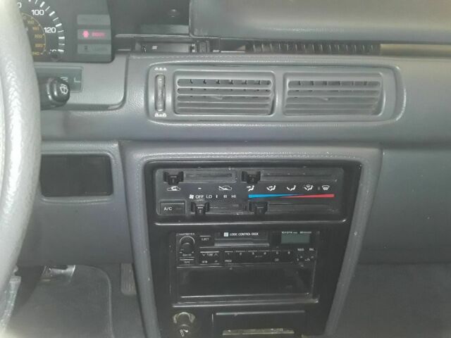 1989 Toyota Camry LE - photo 6