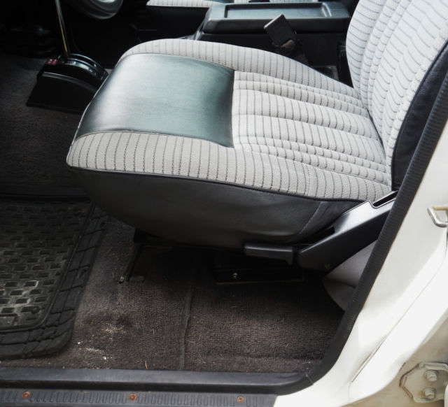 1989 Toyota Land Cruiser FJ 62 - photo 8