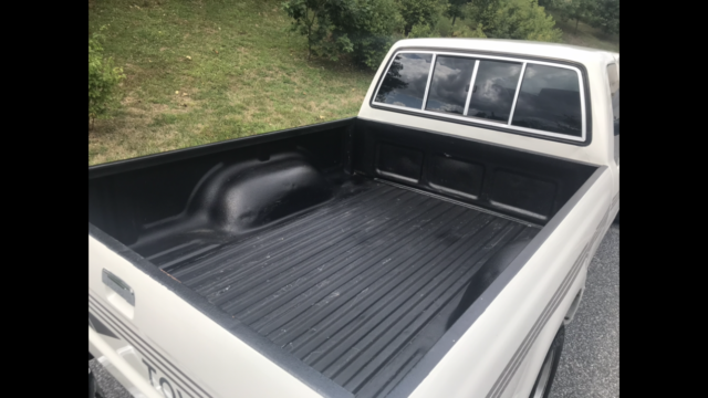 1989 Toyota Hilux SR5 Extra-Cab - photo 12