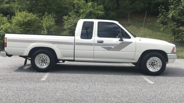 1989 Toyota Hilux SR5 Extra-Cab - photo 8