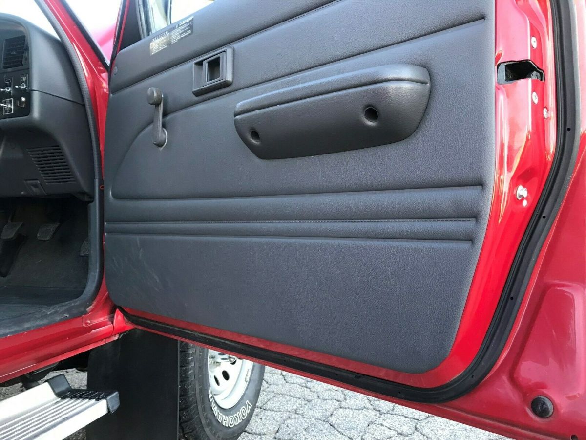 1989 Toyota Hilux - photo 13