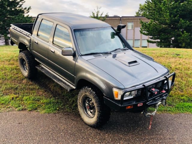 1989 TOYOTA Hilux Turbo Diesel LN106 Solid axle Double cab LHD Import 1980 Toyota Tacoma