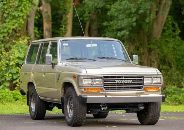 1989 Toyota Land Cruiser FJ62 Super Low 134K mi 4x4 4WD Rare Collectible FJ60 - photo 3