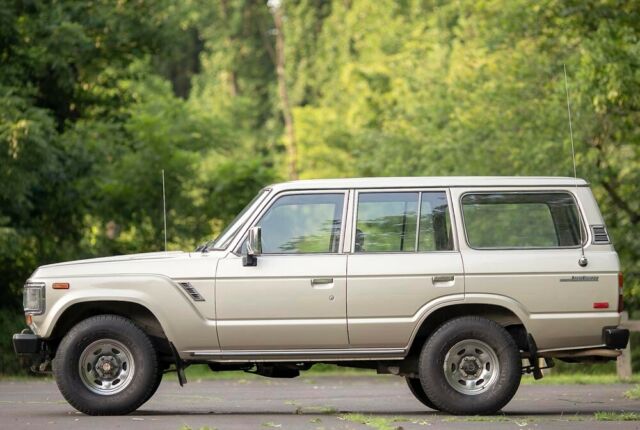 1989 Toyota Land Cruiser FJ62 Super Low 134K mi 4x4 4WD Rare Collectible FJ60 - photo 9