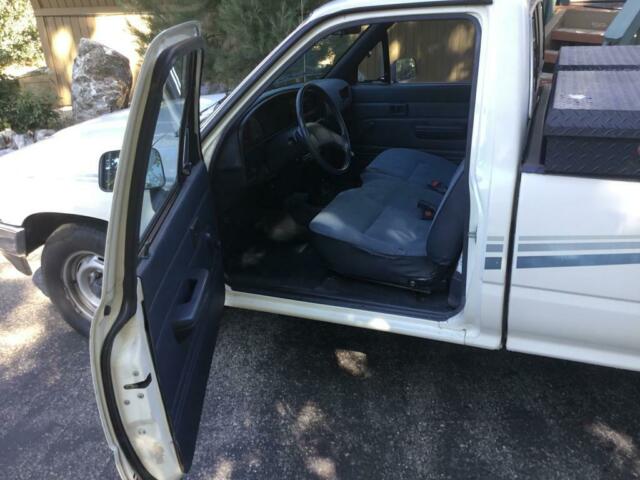 1989 Toyota Long BED PIckup With tool box Blue - photo 3