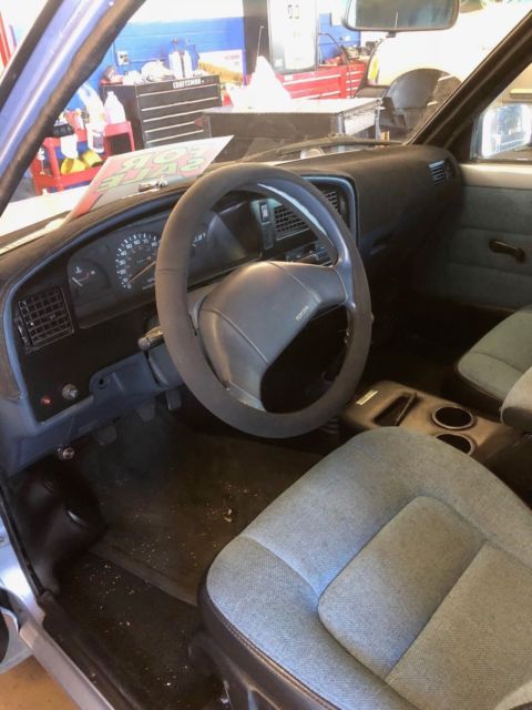 1989 Toyota Tacoma base - photo 2