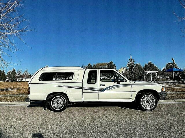 1989 Toyota Tacoma Extended cab deluxe model - photo 2