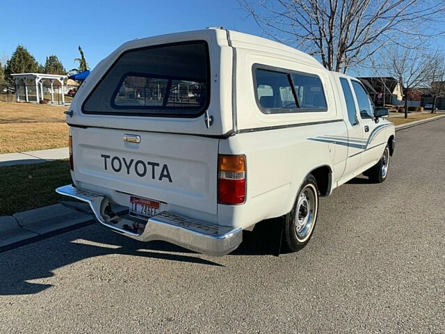 1989 Toyota Tacoma Extended cab deluxe model - photo 4