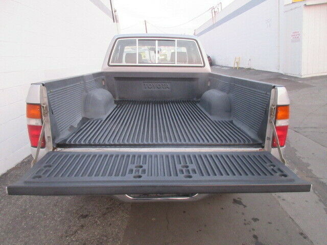 1989 Toyota Pickup SR5 - photo 11