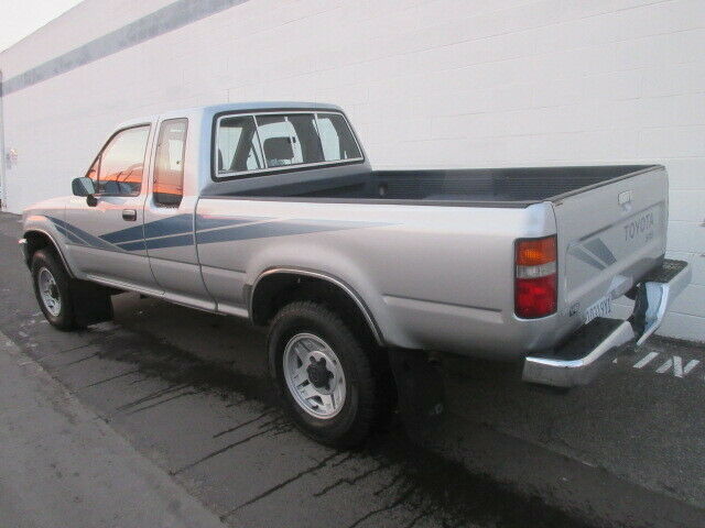 1989 Toyota Pickup SR5 - photo 4