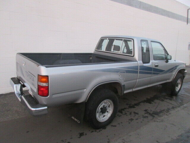 1989 Toyota Pickup SR5 - photo 9