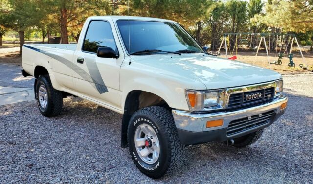 1989 Toyota Pickup - photo 2