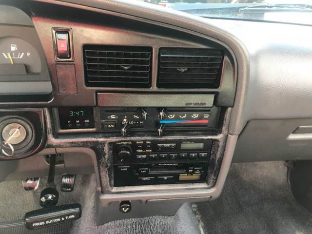 1989 Toyota Tacoma Deluxe 2dr 4WD Standard Cab SB - photo 10