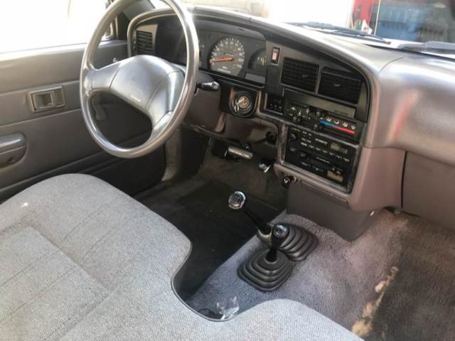 1989 Toyota Tacoma Deluxe 2dr 4WD Standard Cab SB - photo 12