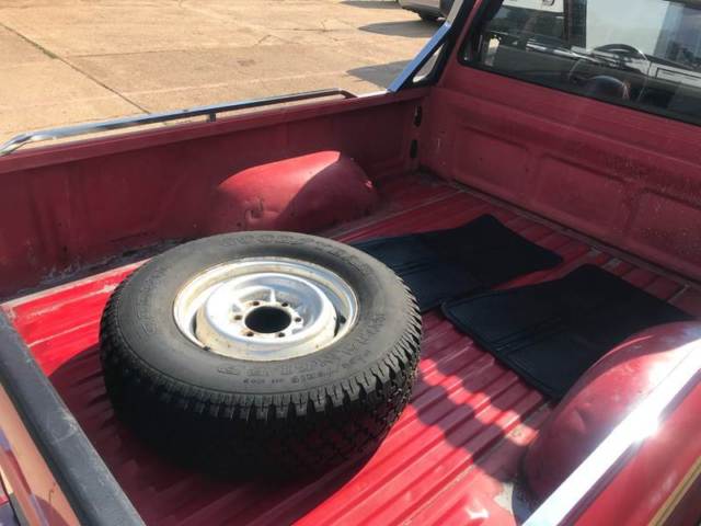1989 Toyota Tacoma Deluxe 2dr 4WD Standard Cab SB - photo 6