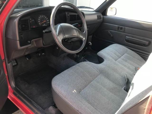 1989 Toyota Tacoma Deluxe 2dr 4WD Standard Cab SB - photo 7