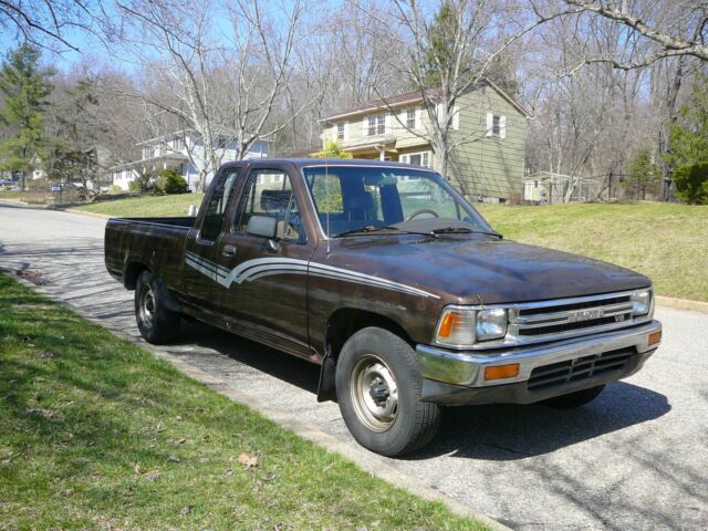 1989 Toyota Pickup Extended Cab DLX V6 5 Spd Manual 6' Bed w/ Liner 1989 Toyota Tacoma DLX