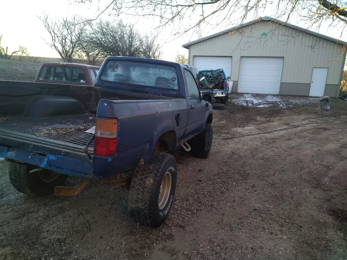 1989 Toyota Pickup 1/2 TON SHORT WHEELBASE DLX