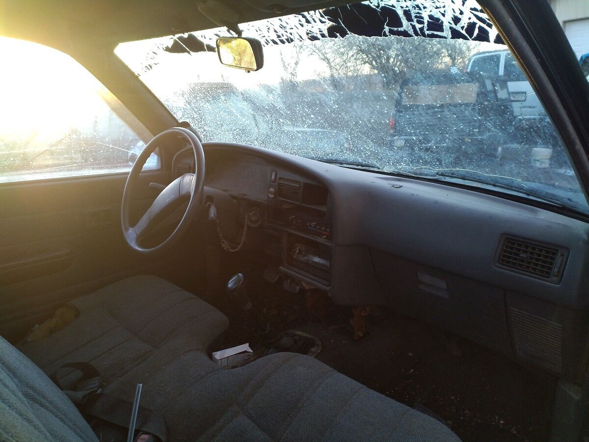 1989 Toyota Pickup 1/2 TON SHORT WHEELBASE DLX - photo 8