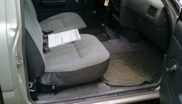 1989 Toyota Pickup 22RE 4WD 5 Speed - photo 11