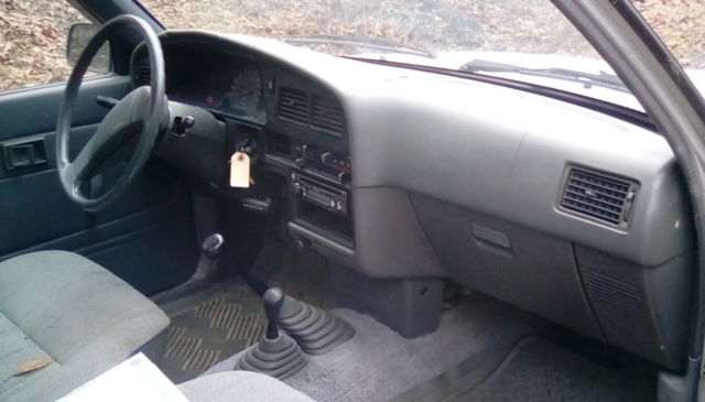 1989 Toyota Pickup 22RE 4WD 5 Speed - photo 12