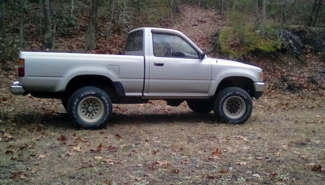 1989 Toyota Pickup 22RE 4WD 5 Speed - photo 13