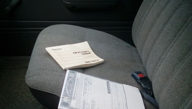 1989 Toyota Pickup 22RE 4WD 5 Speed - photo 2