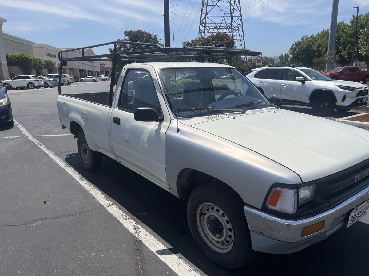 1989 Toyota Pickup 1 TON LONG WHEELBASE DLX - photo 2