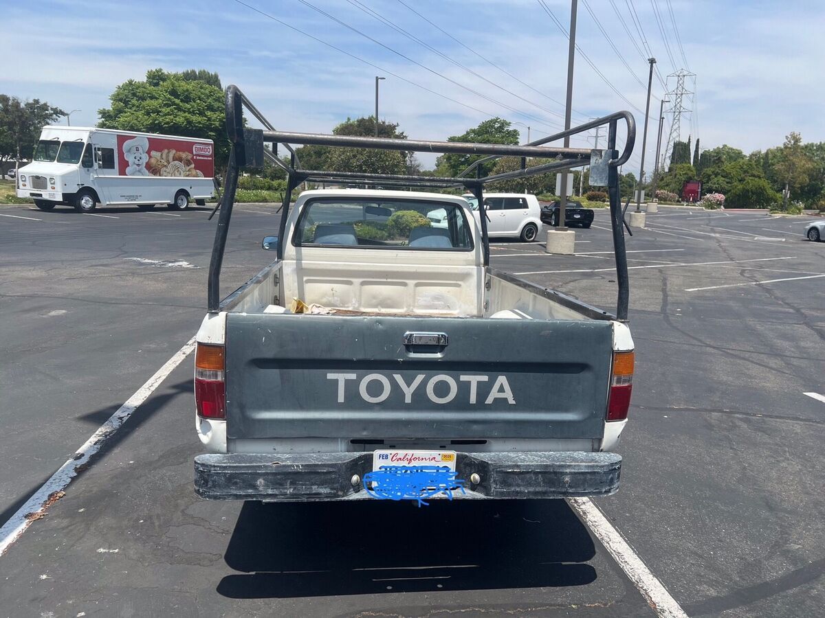 1989 Toyota Pickup 1 TON LONG WHEELBASE DLX - photo 3