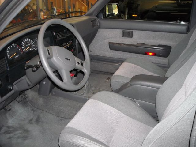1989 Toyota Tacoma SR5 - photo 11