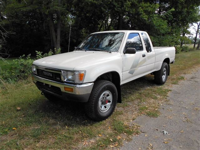 1989 Toyota X-cab 4x4 NO RESERVE Rust Free!! 1989 Toyota Tacoma X-Cab pickup NO RESERVE