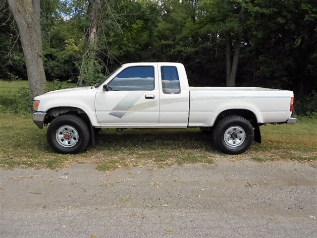 1989 Toyota Tacoma X-Cab pickup NO RESERVE - photo 2