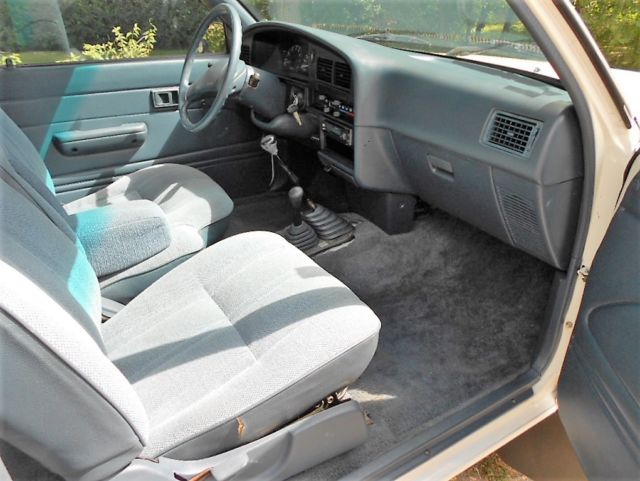1989 Toyota Tacoma X-Cab pickup NO RESERVE - photo 9