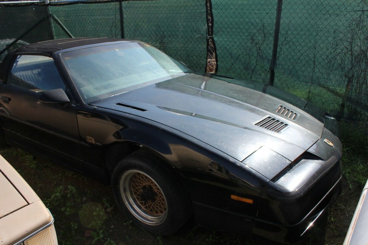 1989 Trans Am GTA Black on Black Convertible. 94,000 actual miles. Project car! 1989 Pontiac Trans Am GTA