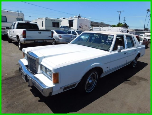 1989 Used 5L V8 16V Automatic RWD 1989 Lincoln Town Car
