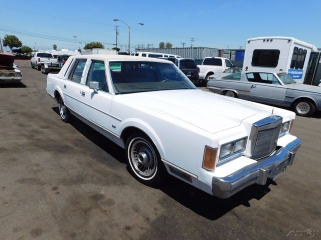 1989 Lincoln Town Car - photo 3